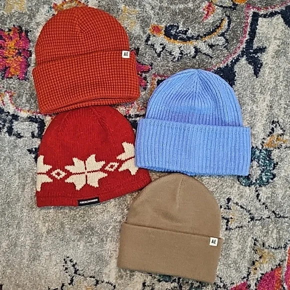 🔥4 Beanies 🔥 - Picture 1 of 6